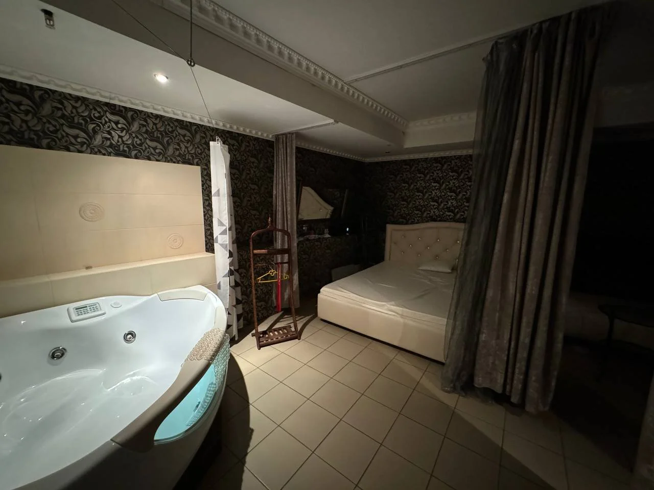 Салон эротического массажа — фото 12