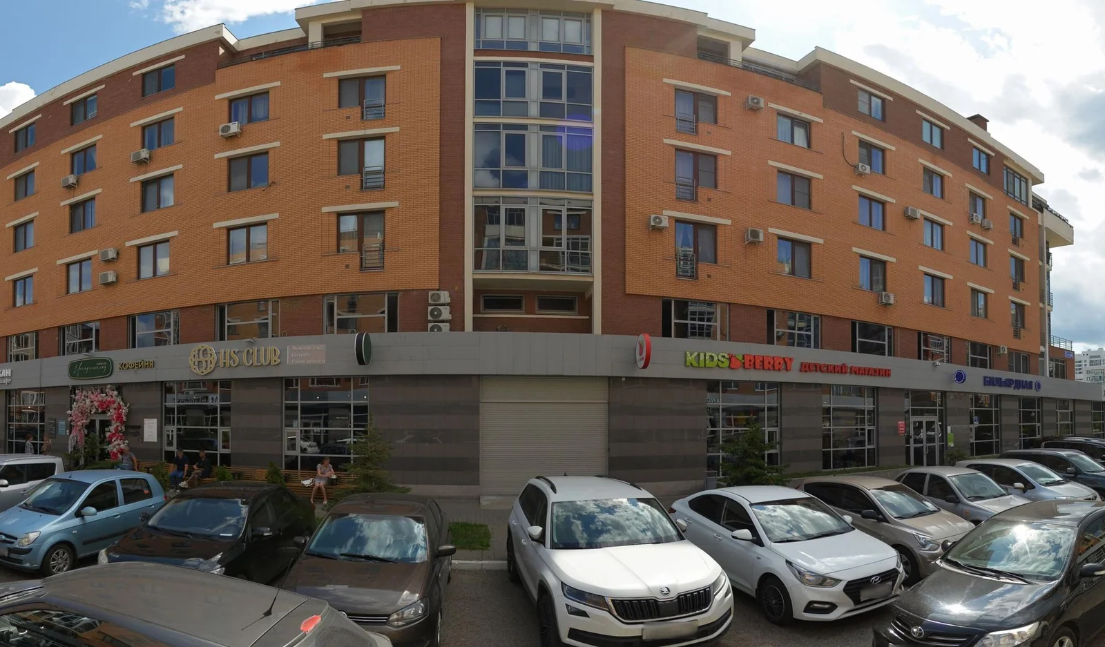 White — фото 3