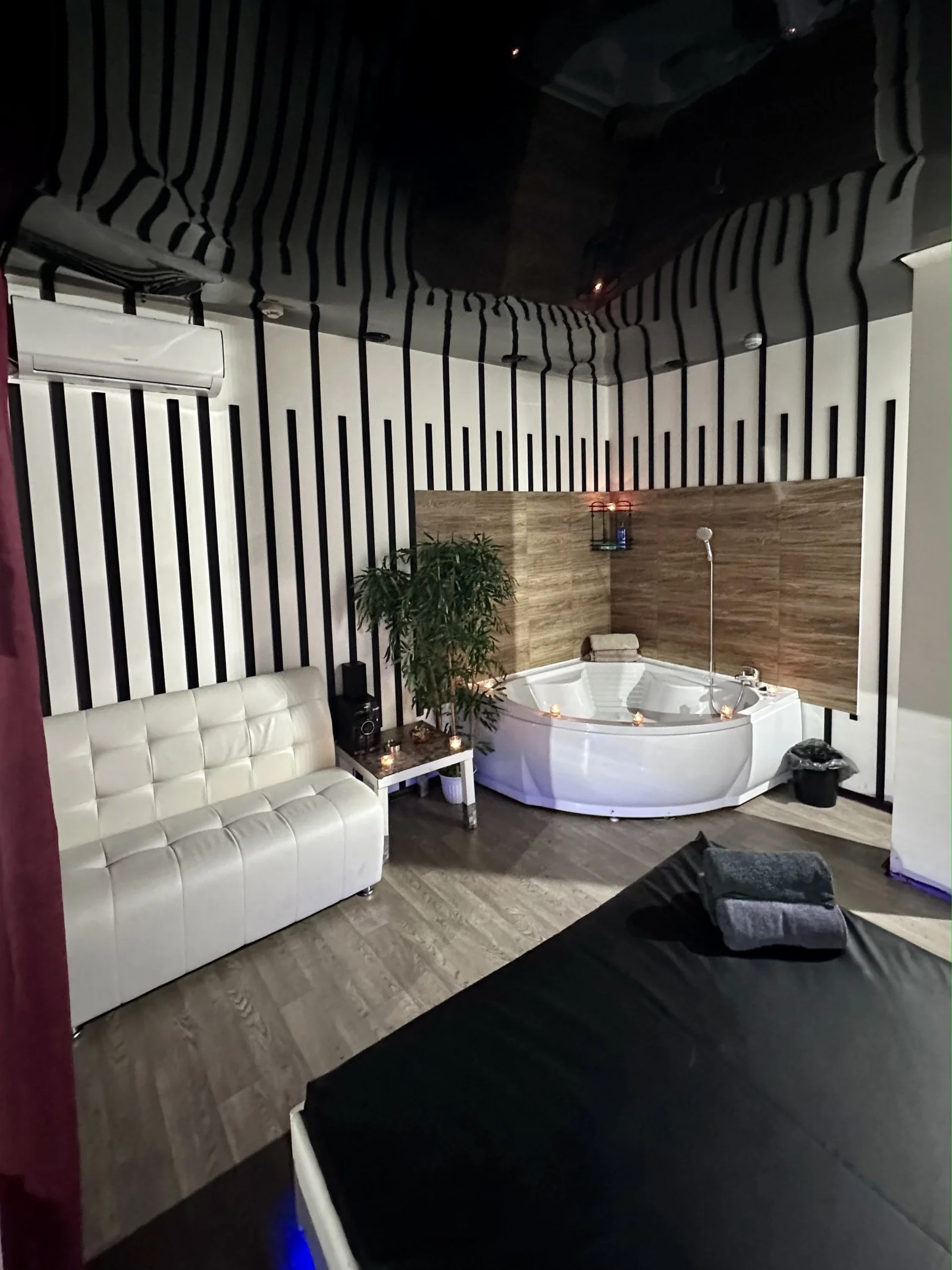 White — фото 14