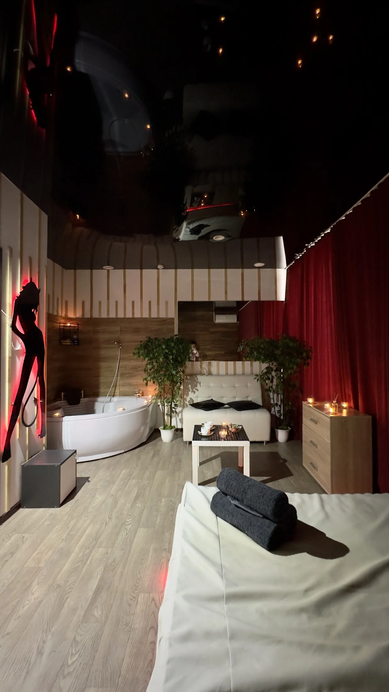 White — фото 17